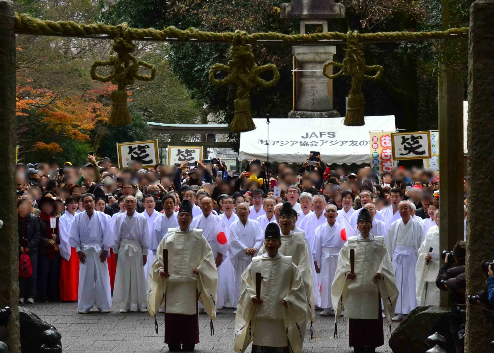 日本最古の神社の一つ、「お笑い神事」の枚岡神社/カルチャーVol.39 | ええやん!大阪商店街 特設サイト|大阪府商店街魅力発見サイト